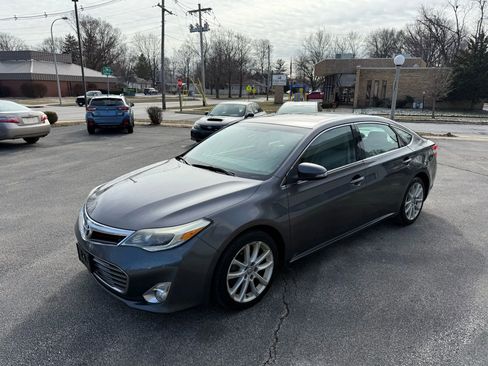 Used 2013 Toyota Avalon XLE image 2