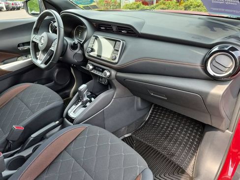Used 2019 Nissan Kicks FWD image 29