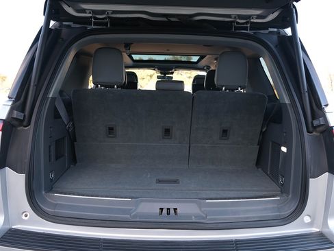 Used 2019 Lincoln Navigator Select w/ Technology Package image 23