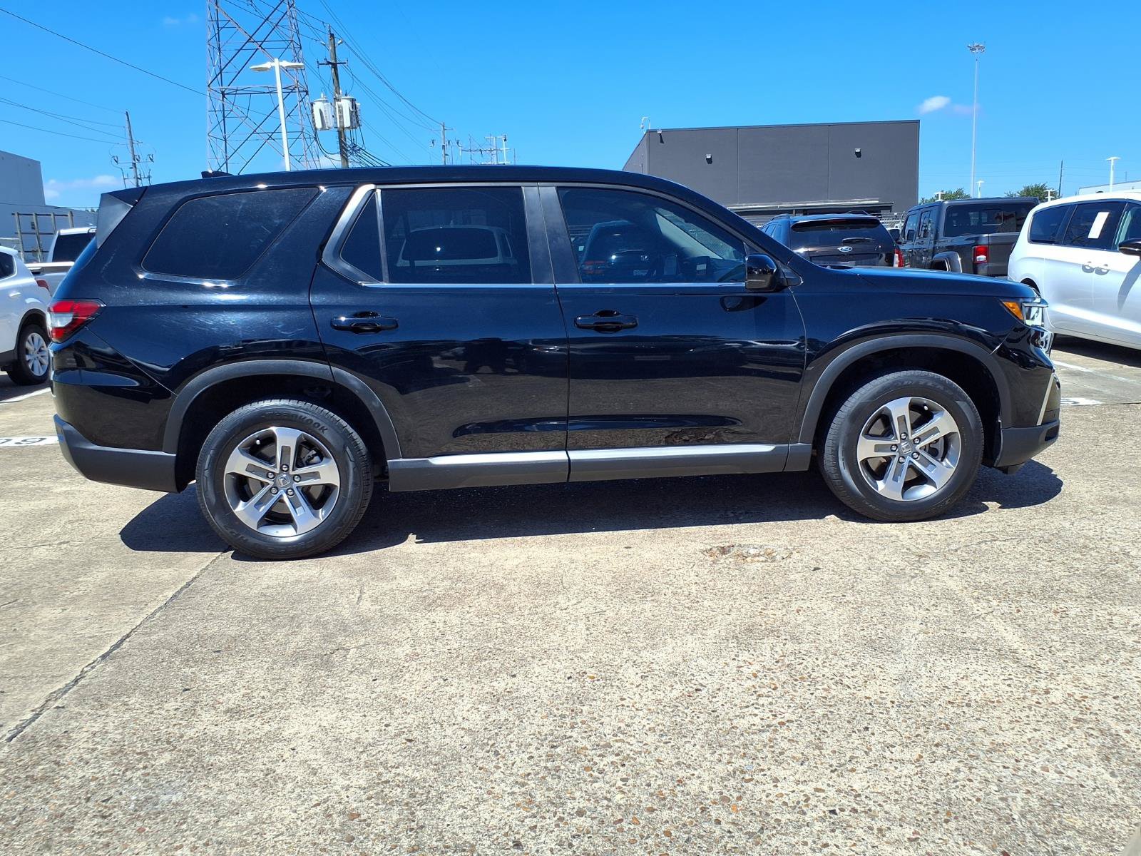 Used 2025 Honda Pilot EX-L image 29