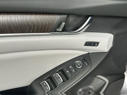 Used 2019 Honda Accord EX-L image 21