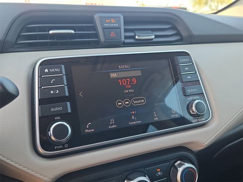 Used 2021 Nissan Versa SV image 21