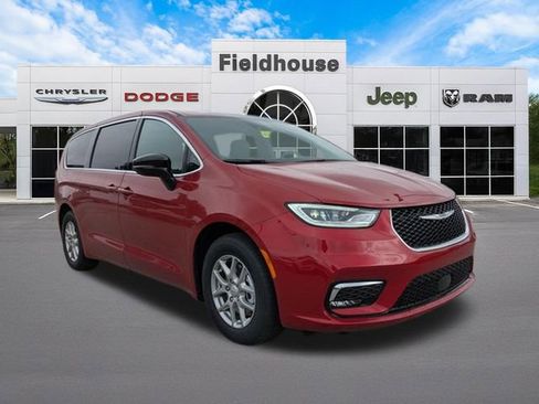 New 2026 Chrysler Pacifica Select image 3