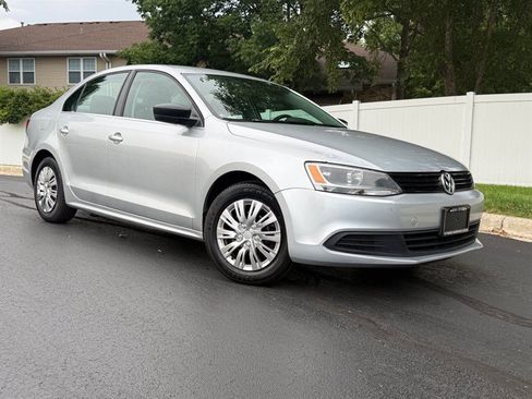 Used 2014 Volkswagen Jetta S FWD image 2