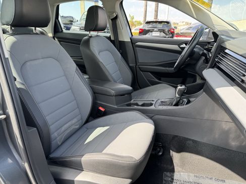 Used 2025 Volkswagen Jetta SE w/ Sunroof Package FWD image 35