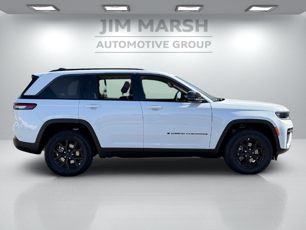 New 2026 Jeep Grand Cherokee Altitude RWD image 7