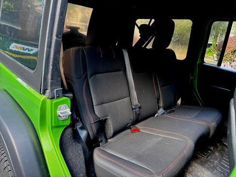 Used 2019 Jeep Wrangler Unlimited Rubicon AWD/4WD image 27