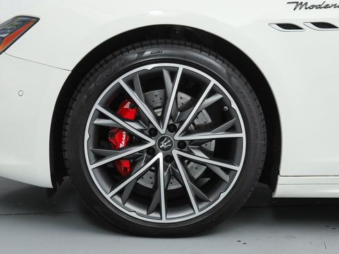 Certified 2023 Maserati Ghibli Modena RWD image 18