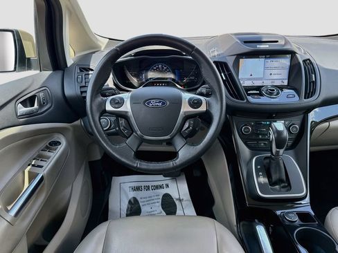 Used 2017 Ford C-MAX Titanium w/ Equipment Group 301A FWD image 26