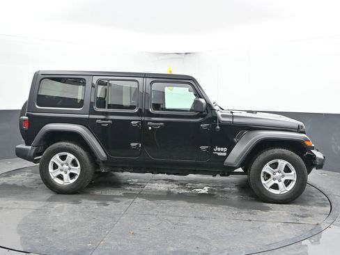 Used 2019 Jeep Wrangler Unlimited Sport S image 11