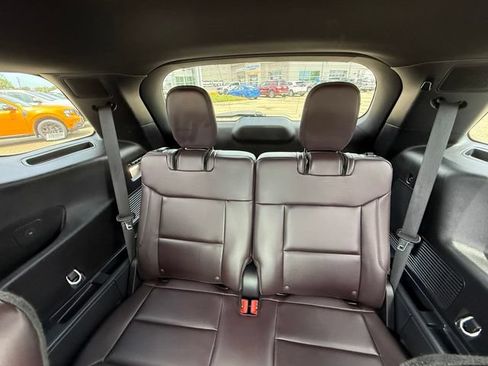 Used 2025 Ford Explorer Platinum w/ LUX Leather Package AWD/4WD image 30