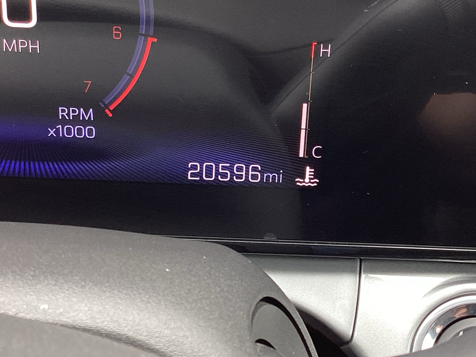 Used 2025 Chevrolet Trax LT w/ Driver Confidence Package FWD image 3