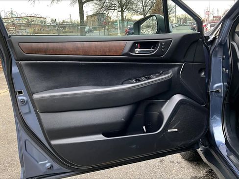 Used 2016 Subaru Outback 3.6R Limited image 21