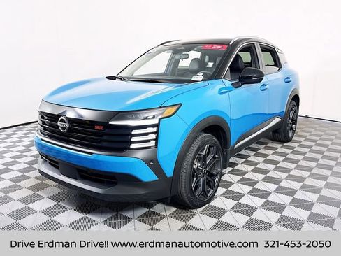 Certified 2025 Nissan Kicks SR image 3