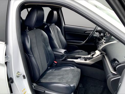 Used 2024 Mitsubishi Eclipse Cross SE AWD/4WD image 9