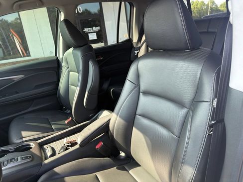 Used 2023 Honda Ridgeline RTL-E image 3
