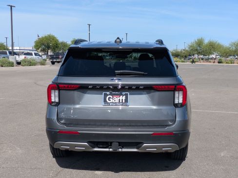 Used 2025 Ford Explorer Active w/ Active Comfort Package RWD image 5