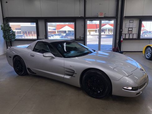 Used 2002 Chevrolet Corvette Z06 w/ Memory Pkg image 19
