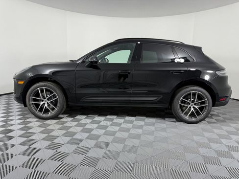 Certified 2026 Porsche Macan AWD/4WD image 2