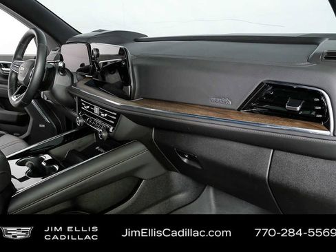 Used 2025 Chevrolet Tahoe High Country RWD image 24