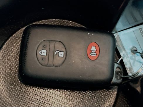 Used 2018 Toyota 4Runner Limited AWD/4WD image 36