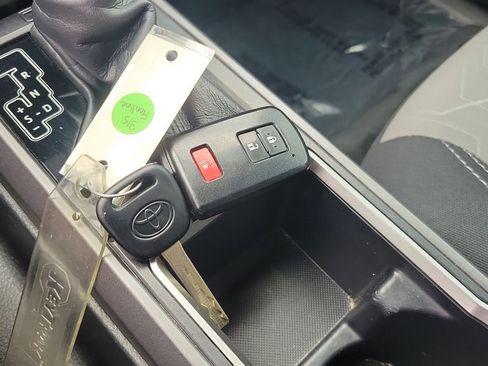 Used 2022 Toyota Tacoma TRD Sport w/ Technology Package image 36