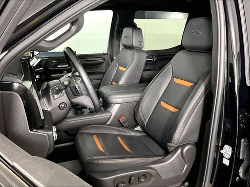 Used 2024 GMC Sierra 1500 AT4 w/ Technology Package image 8