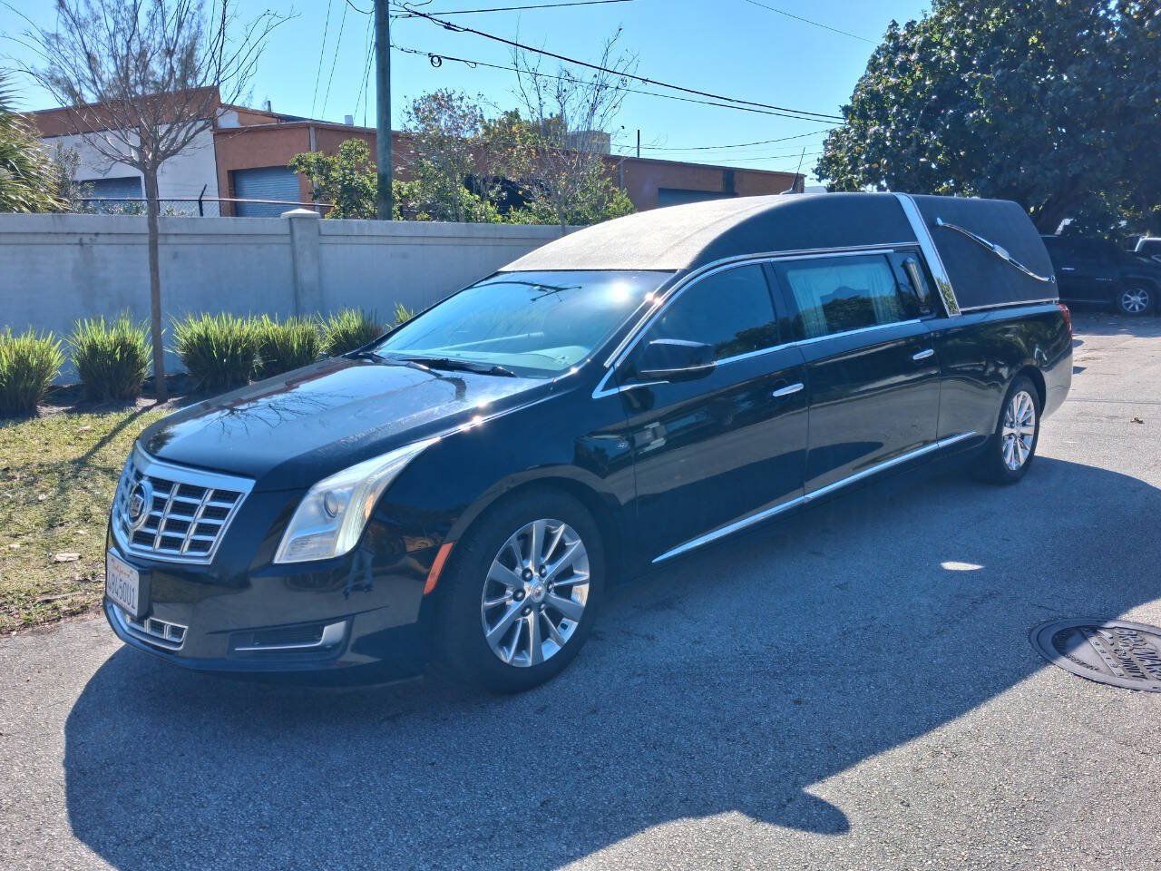 Used 2014 Cadillac XTS Hearse FWD image 2