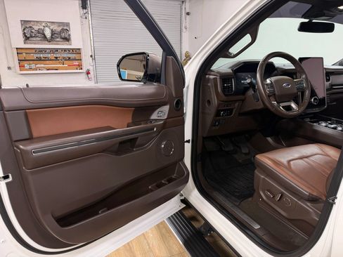 Used 2023 Ford Expedition King Ranch AWD/4WD image 11