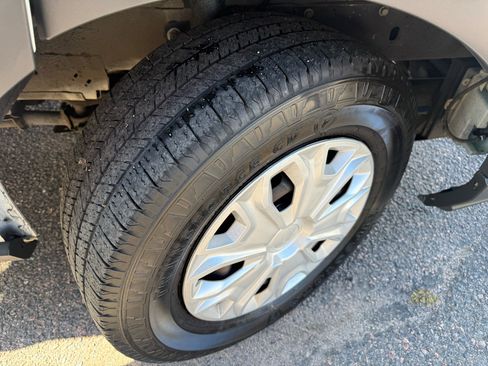 Used 2017 Ford Transit 150 XLT image 35