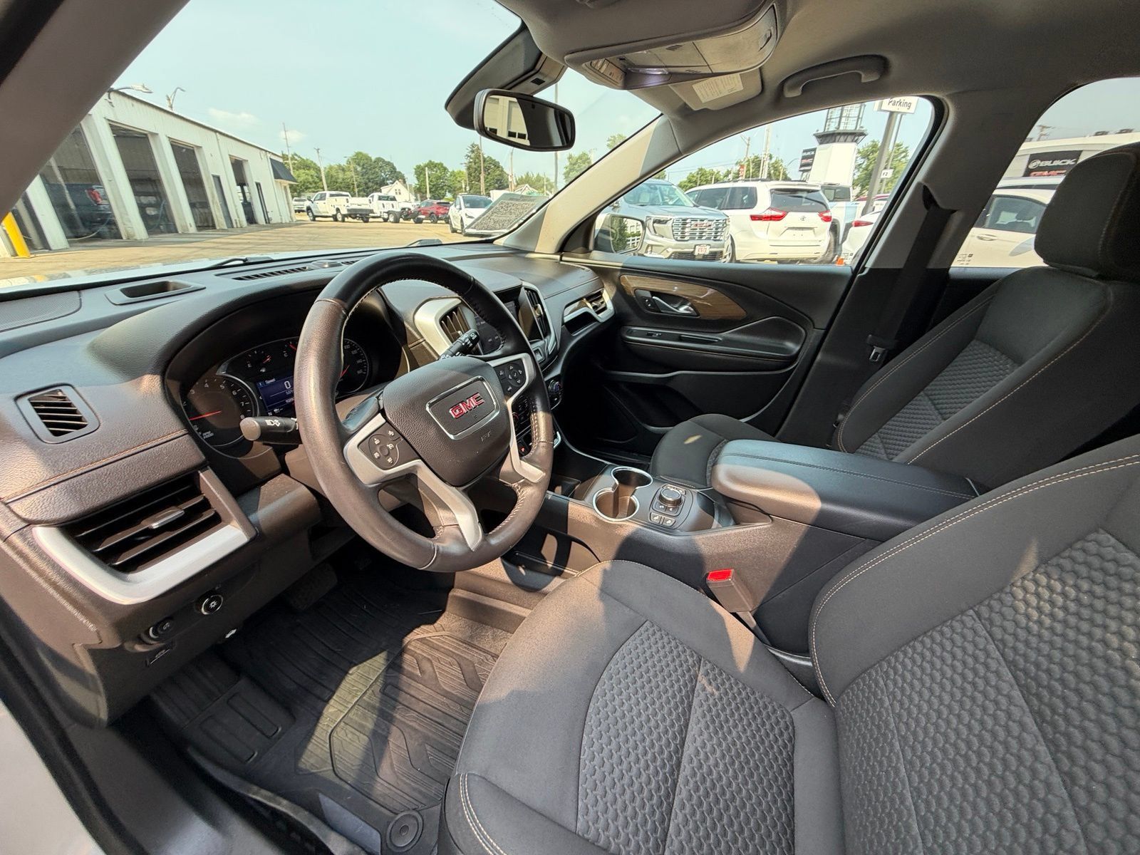 Used 2020 GMC Terrain SLE w/ Driver Convenience Package FWD image 10
