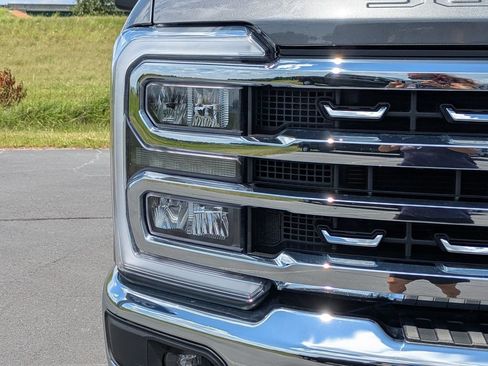 Used 2024 Ford F350 Lariat w/ Lariat Ultimate Package AWD/4WD image 9