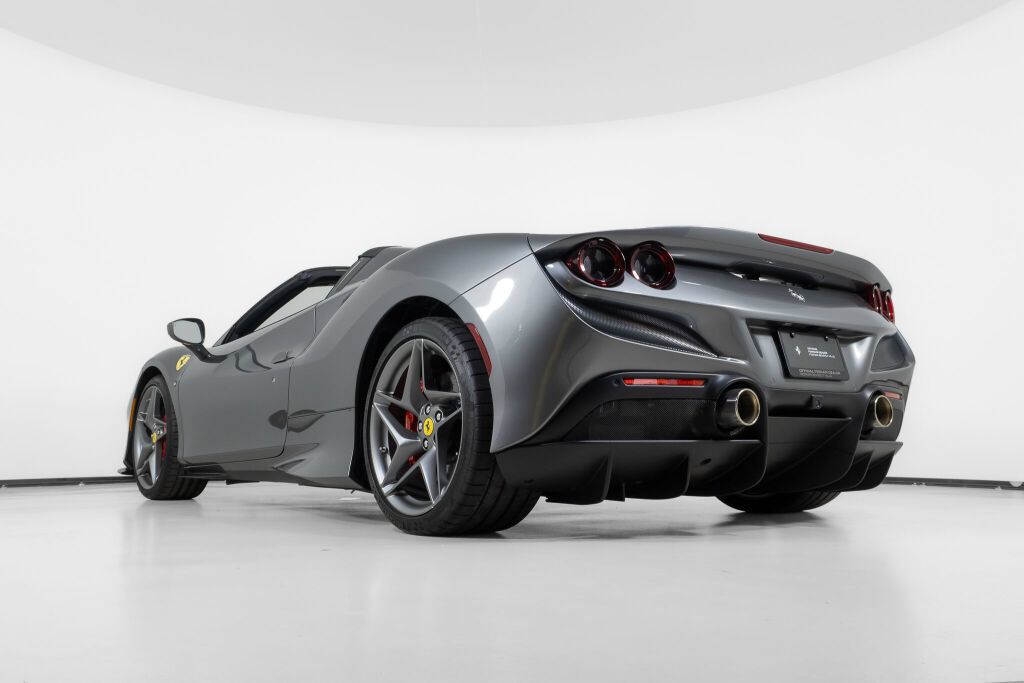 Used 2022 Ferrari F8 Tributo RWD image 18