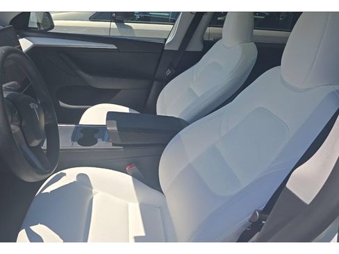 Used 2025 Tesla Model Y Performance AWD/4WD image 5