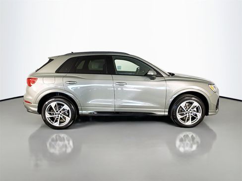New 2025 Audi Q3 2.0T Premium image 8