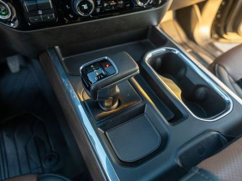 Used 2023 Chevrolet Silverado 1500 High Country AWD/4WD image 39