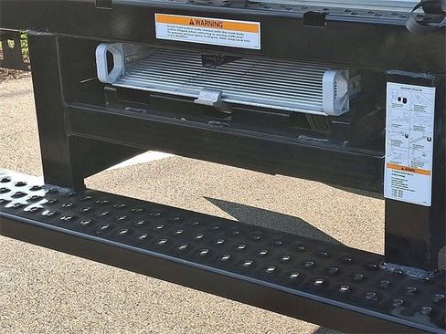 New 2024 Chevrolet Express 4500 Extended w/ Power Convenience Package image 8