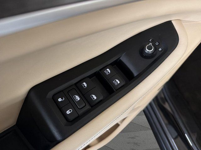 Used 2022 Jeep Grand Cherokee L Limited AWD/4WD image 9