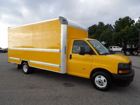 Used 2021 GMC Savana 3500 Extended w/ Power Convenience Package image 10