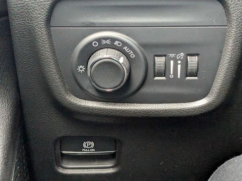 Used 2023 Jeep Grand Cherokee L Laredo AWD/4WD image 25