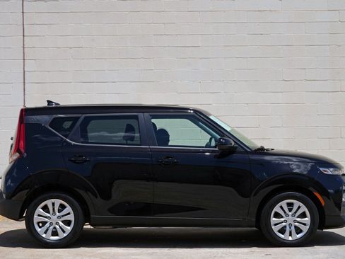 Used 2020 Kia Soul LX FWD image 44