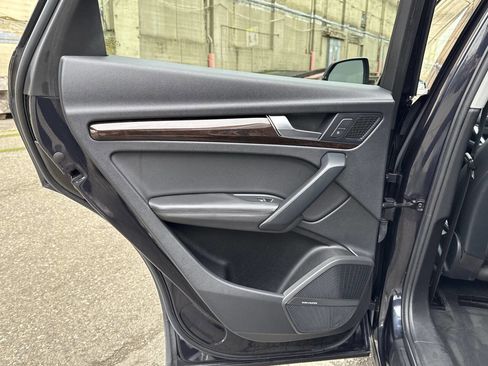 Used 2019 Audi Q5 2.0T Premium Plus w/ Premium Plus Package image 45