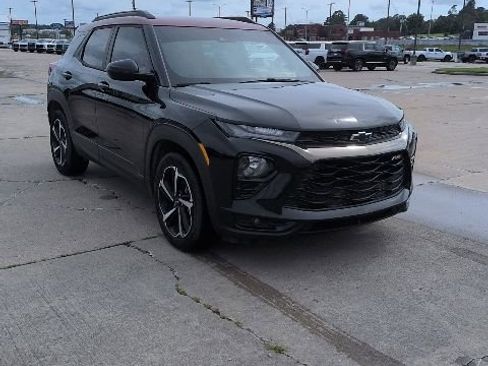 Used 2021 Chevrolet TrailBlazer RS w/ Convenience Package FWD image 2