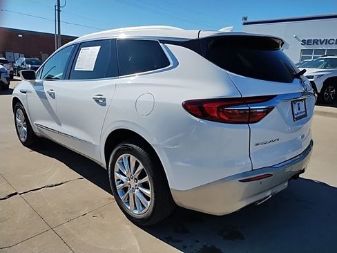 Used 2020 Buick Enclave Premium w/ Surround and Sites Package image 9