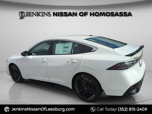New 2026 Nissan Sentra SR w/ Floor Mat Package FWD image 9