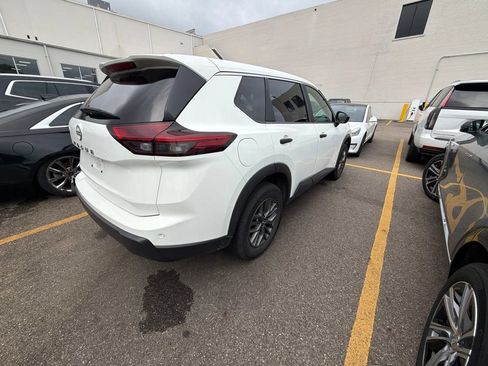 Used 2024 Nissan Rogue S FWD image 6