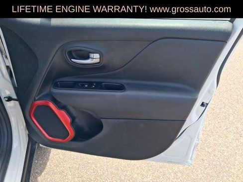 Certified 2023 Jeep Renegade Trailhawk w/ Trailhawk Elite Group AWD/4WD image 31