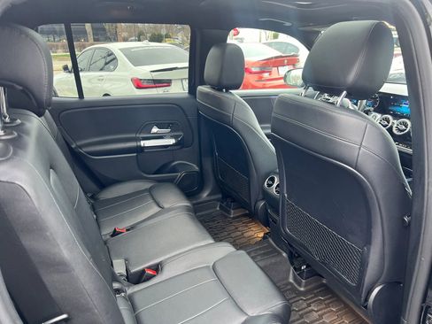Used 2021 Mercedes-Benz GLB 250 4MATIC image 23