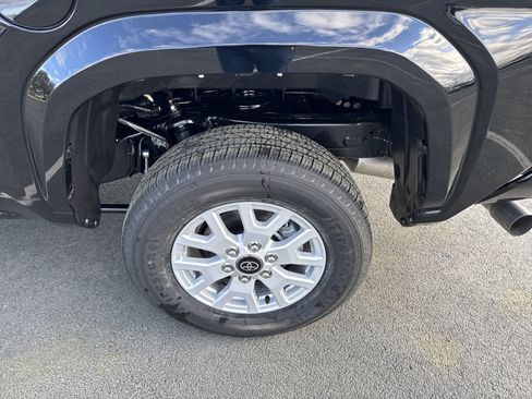 New 2025 Toyota Tacoma 4x4 Double Cab image 12