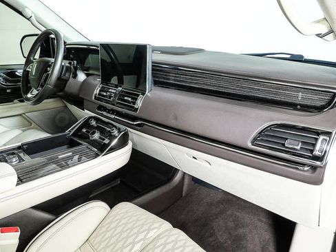 Used 2023 Lincoln Navigator Black Label image 25